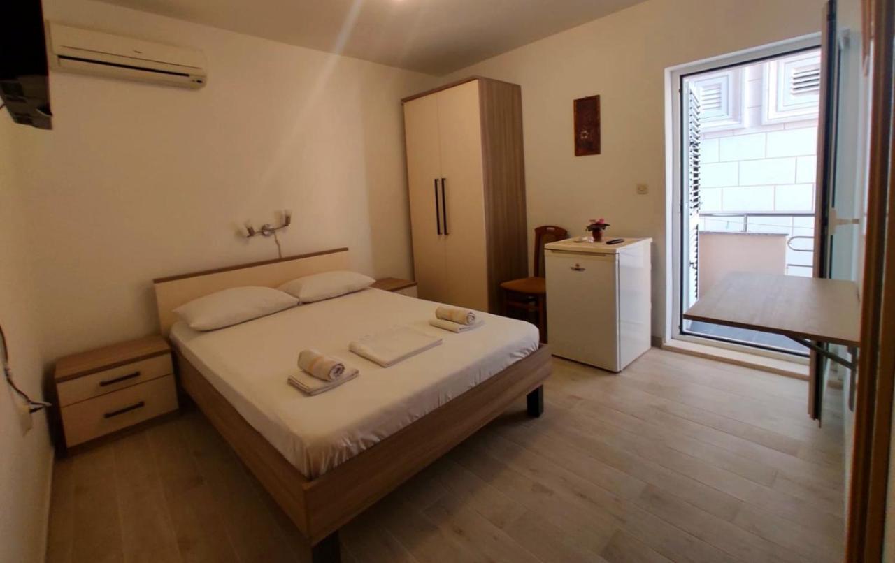 Apartments Dragica Milna  Eksteriør billede