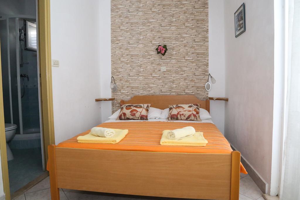 Apartments Dragica Milna  Eksteriør billede