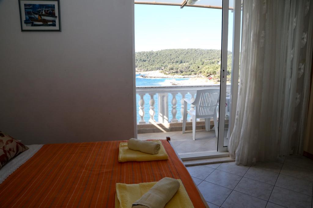 Apartments Dragica Milna  Eksteriør billede