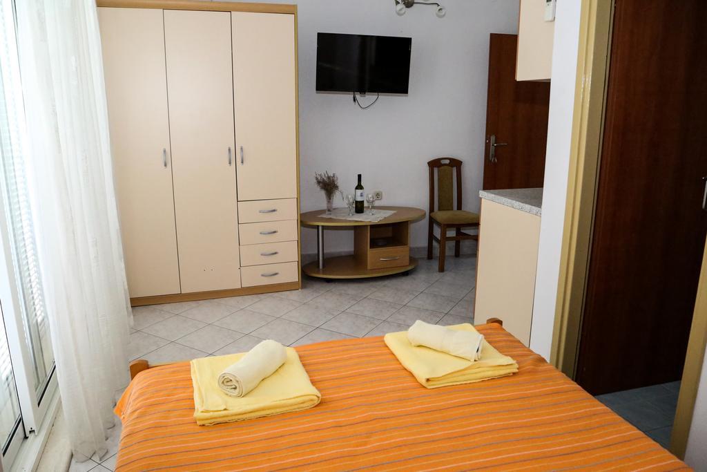 Apartments Dragica Milna  Eksteriør billede