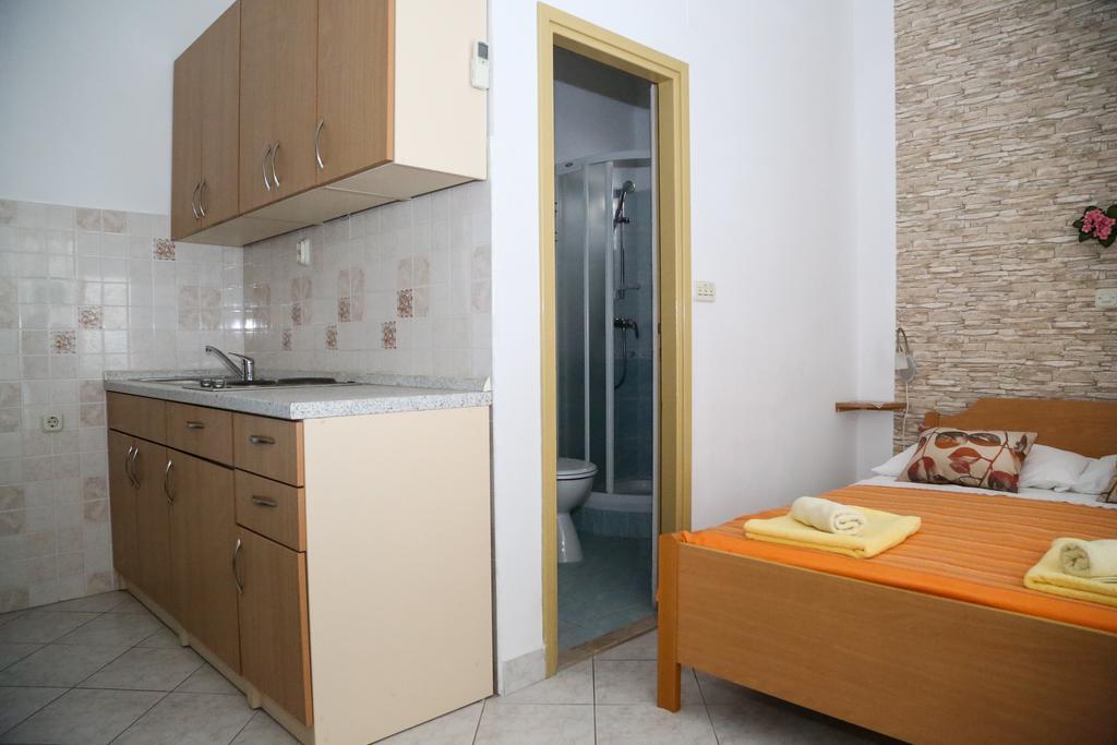 Apartments Dragica Milna  Eksteriør billede