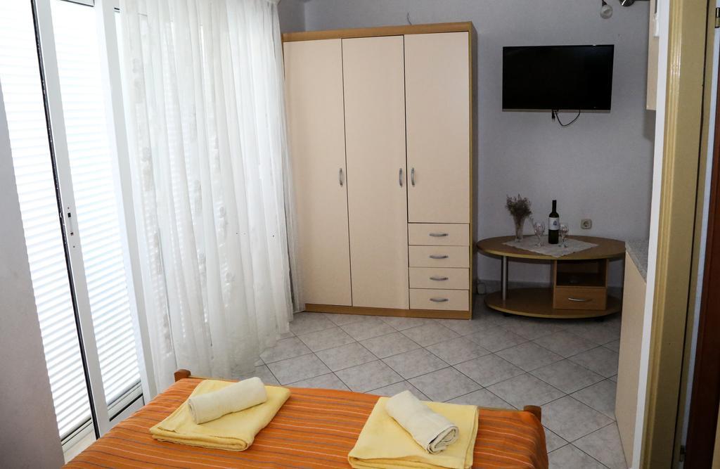 Apartments Dragica Milna  Eksteriør billede