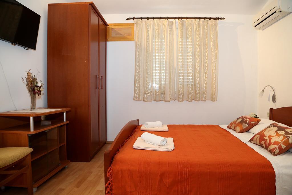 Apartments Dragica Milna  Eksteriør billede