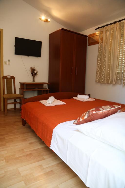 Apartments Dragica Milna  Eksteriør billede