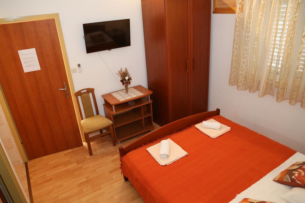 Apartments Dragica Milna  Eksteriør billede