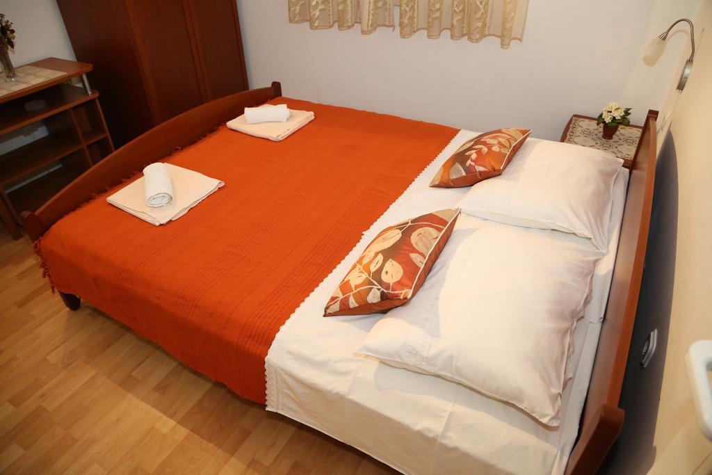 Apartments Dragica Milna  Eksteriør billede