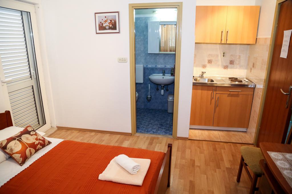 Apartments Dragica Milna  Eksteriør billede