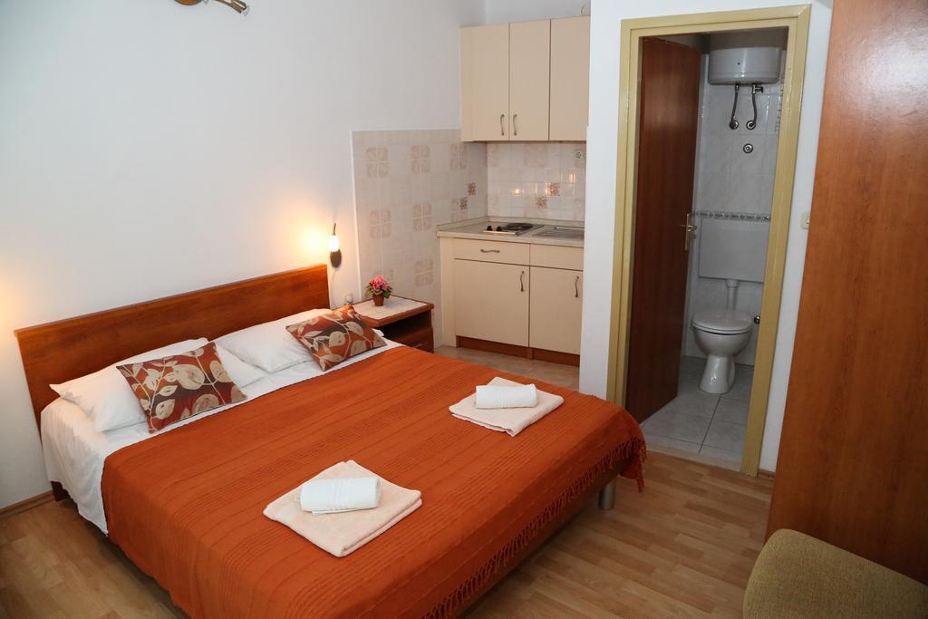Apartments Dragica Milna  Eksteriør billede