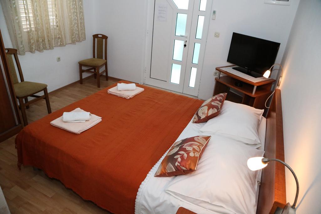 Apartments Dragica Milna  Eksteriør billede