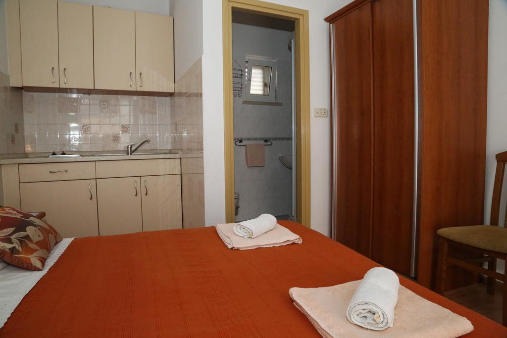 Apartments Dragica Milna  Eksteriør billede